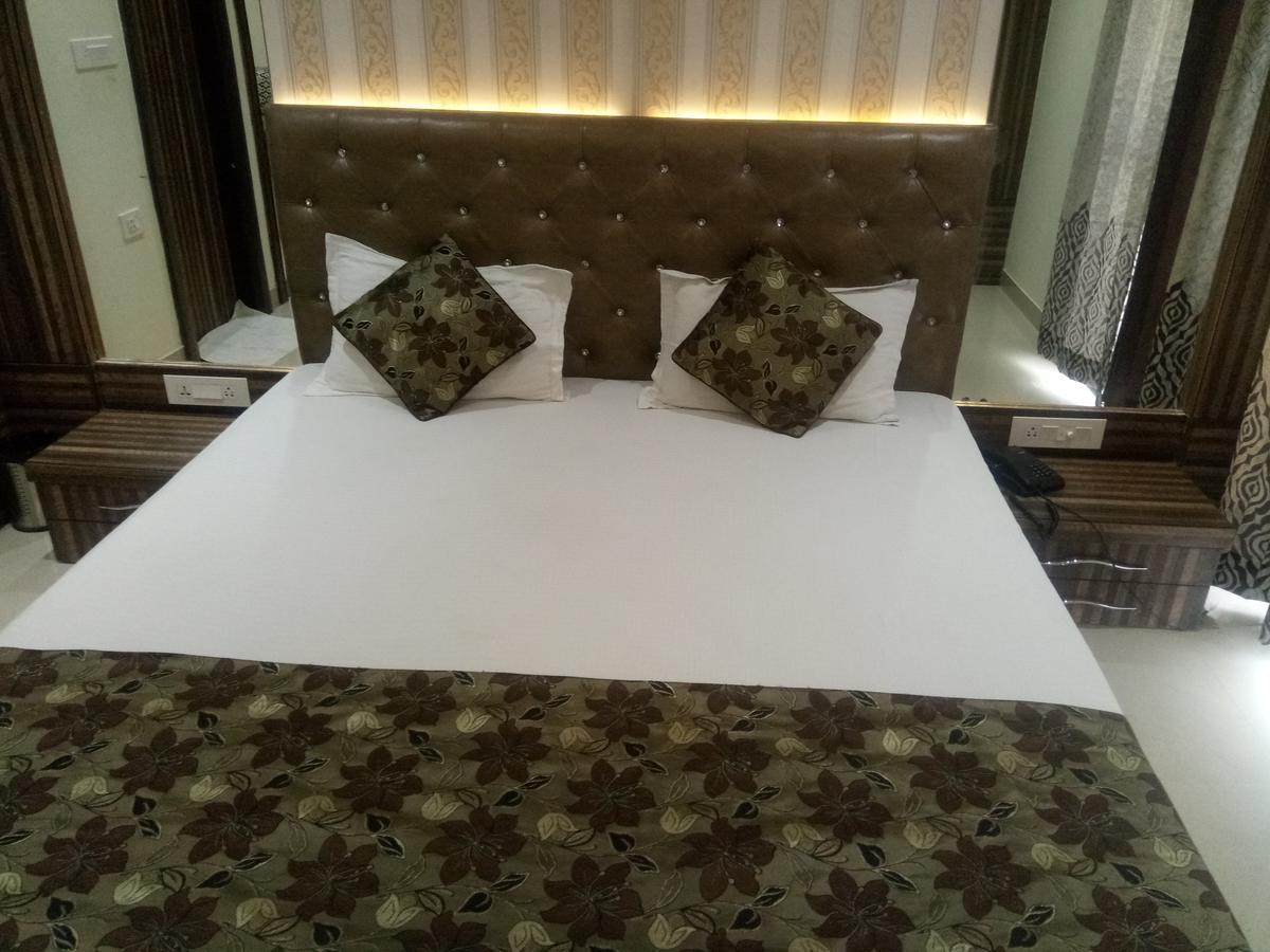 Anamsa Residency Hotell Vrindāvan Eksteriør bilde